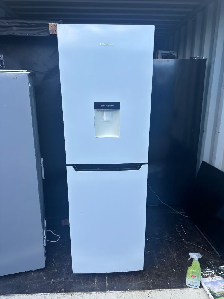 Hisense Fridge Freezer with Water Dispenser – Good Condition