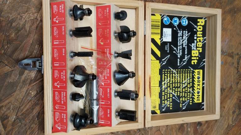 Workzone Router Bit Set in Wooden Case – Good Condition