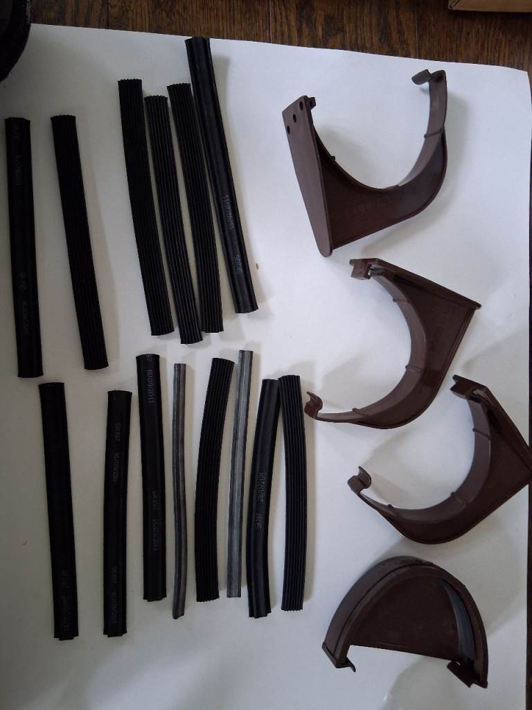 Polypipe Deepflow 117mm Gutter Fascia Bracket Brown RD509