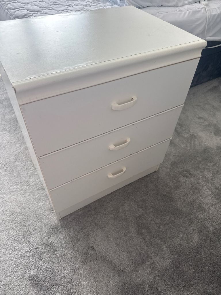 For Free For collection White 3-Drawer Chest of Drawers – Good Condition