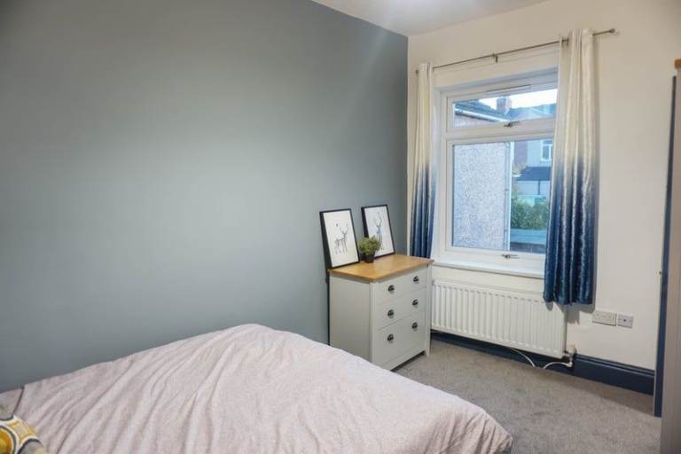 Double room to rent! Available 27 October 2026. Rugby Town Center. pls contact by mobile