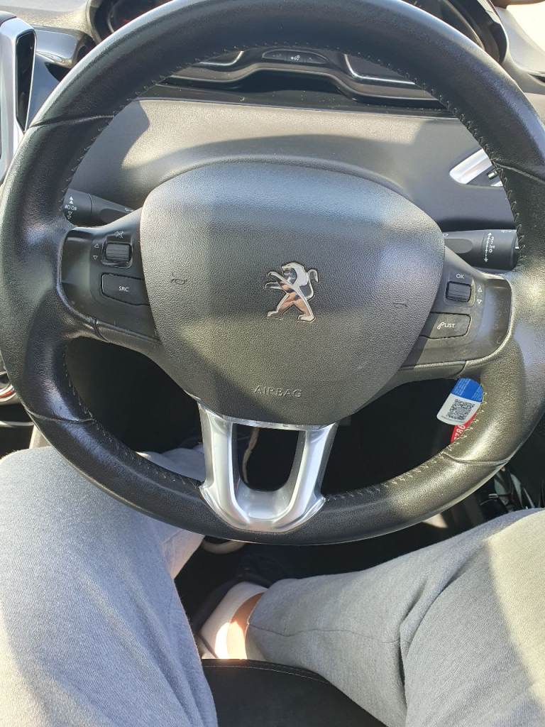 Peugeot, 208, Hatchback, 2015, Manual, 1398 (cc), 5 doors