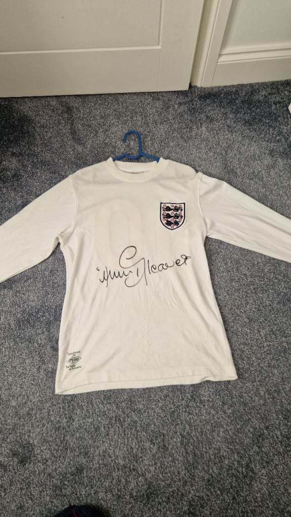 SIGNED FOOTBALL SHIRT 