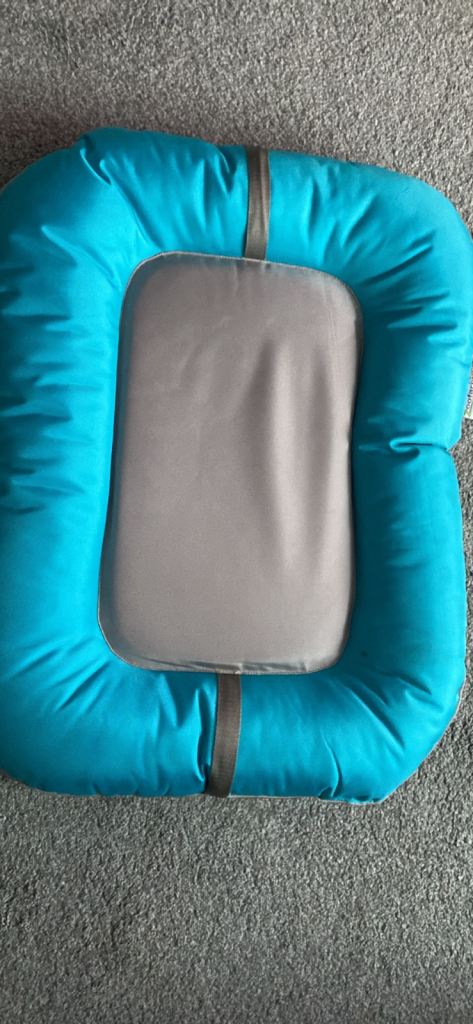 ZOOFARI indoor/outdoor weatherproof dog bed 