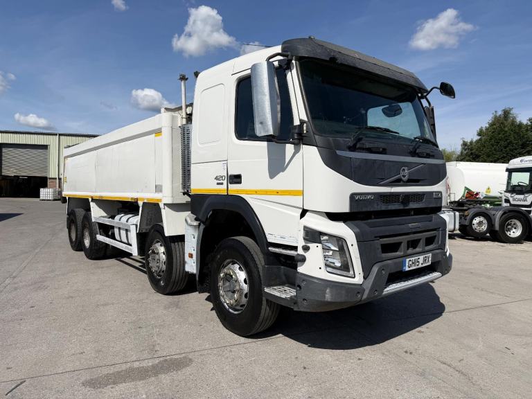 2015 VOLVO FMX 420 8X4 TIPPER 