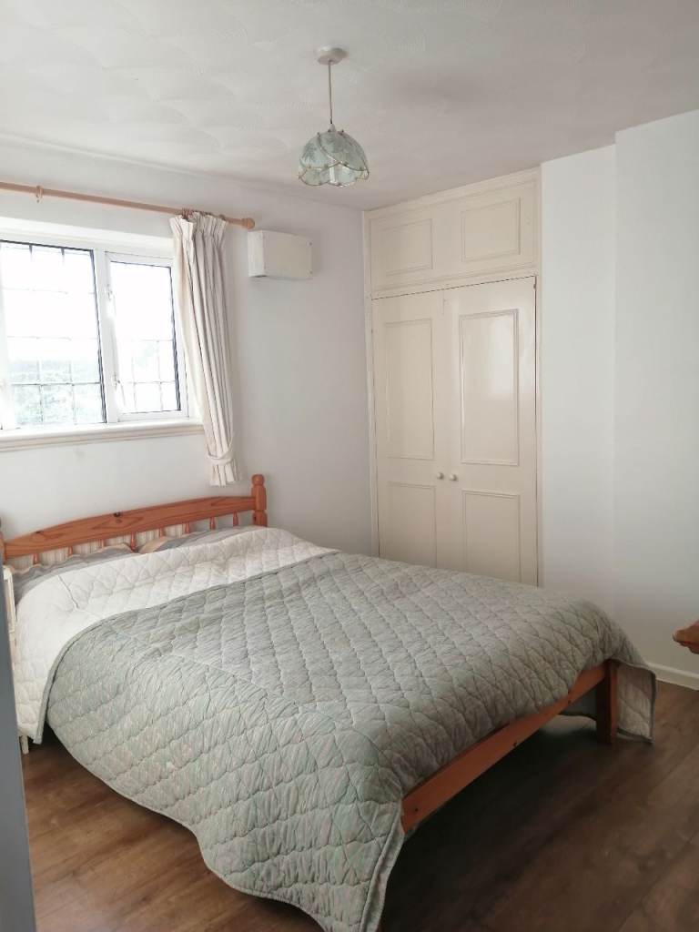 Spacious double bedroom for rent