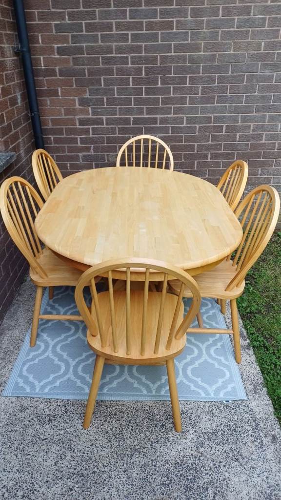 Dining table with six chairs 