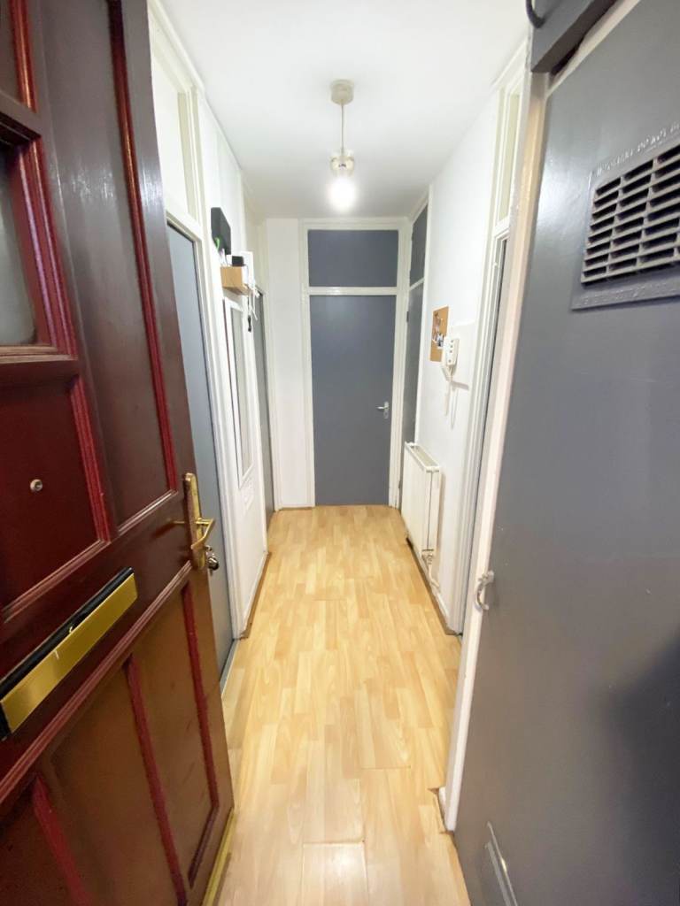 ALDGATE EAST, E1, LIGHT AND AIRY 2 BEDROOM APARTMENT AVAILABLE EARLY JUNE