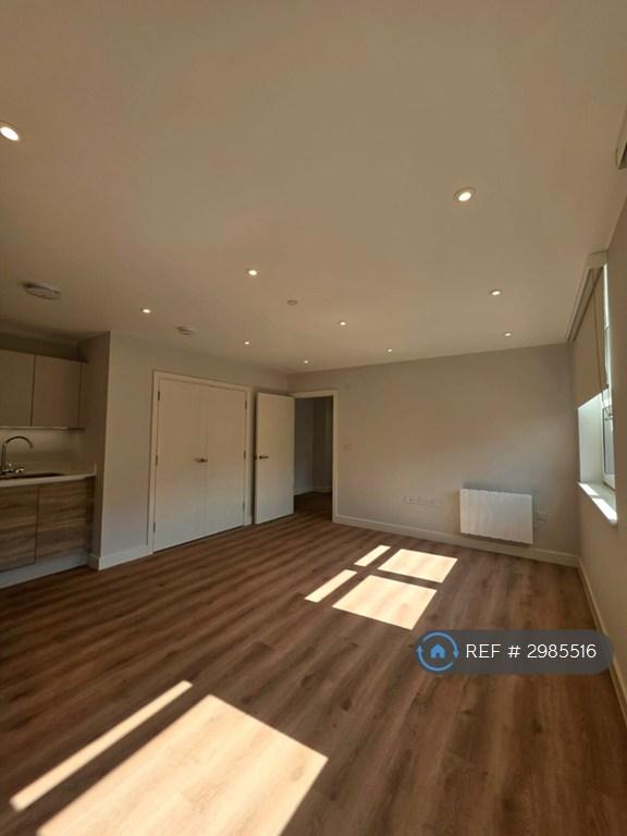 1 bedroom flat in Richmond House, Bournemouth, BH2 (1 bed) (#2985516)