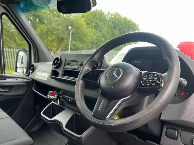 2018 68 REG MERCEDES BENZ SPRINTER 314 CDI MWB FRIDGE VAN AUTO WHITE EURO 6