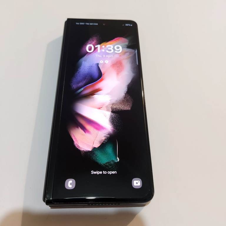 Samsung Galaxy ZFold 3 256GB Black Unlocked  Dual Sim Z Fold 3
