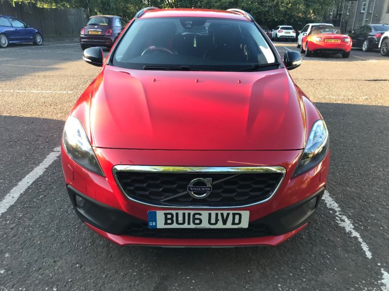Red Volvo V40 - Drives well