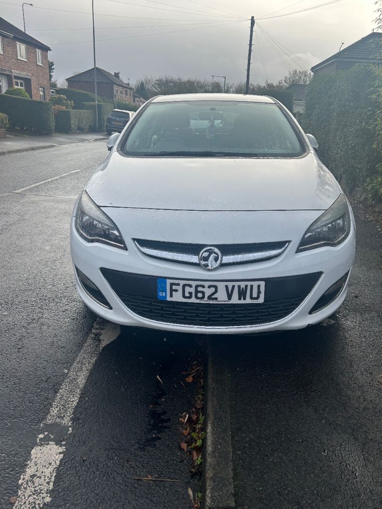 Vauxhall, ASTRA, Hatchback, 2012, Manual, 1598 (cc), 5 doors