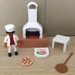 Playmobil   PIZZA CHEF WITH LIGHT-UP OVEN