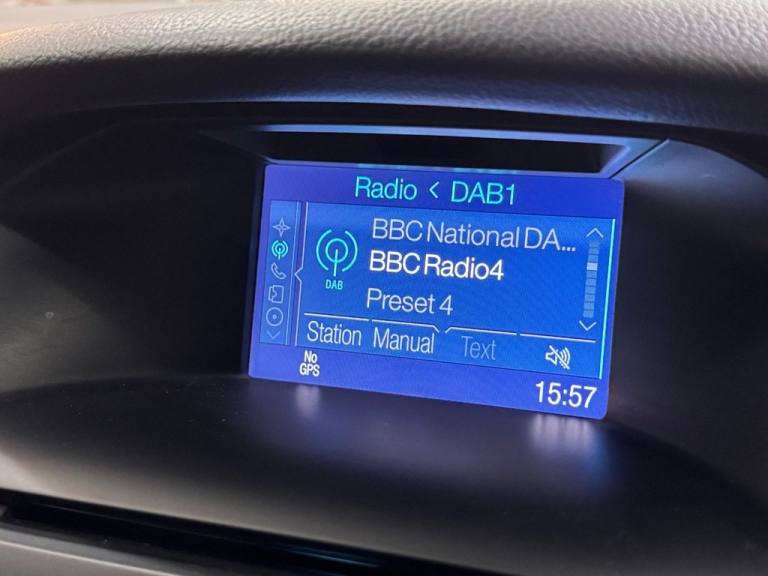 2014 Ford Focus 1.6 TDCi 115 Zetec Navigator 5dr HATCHBACK DIESEL Manual