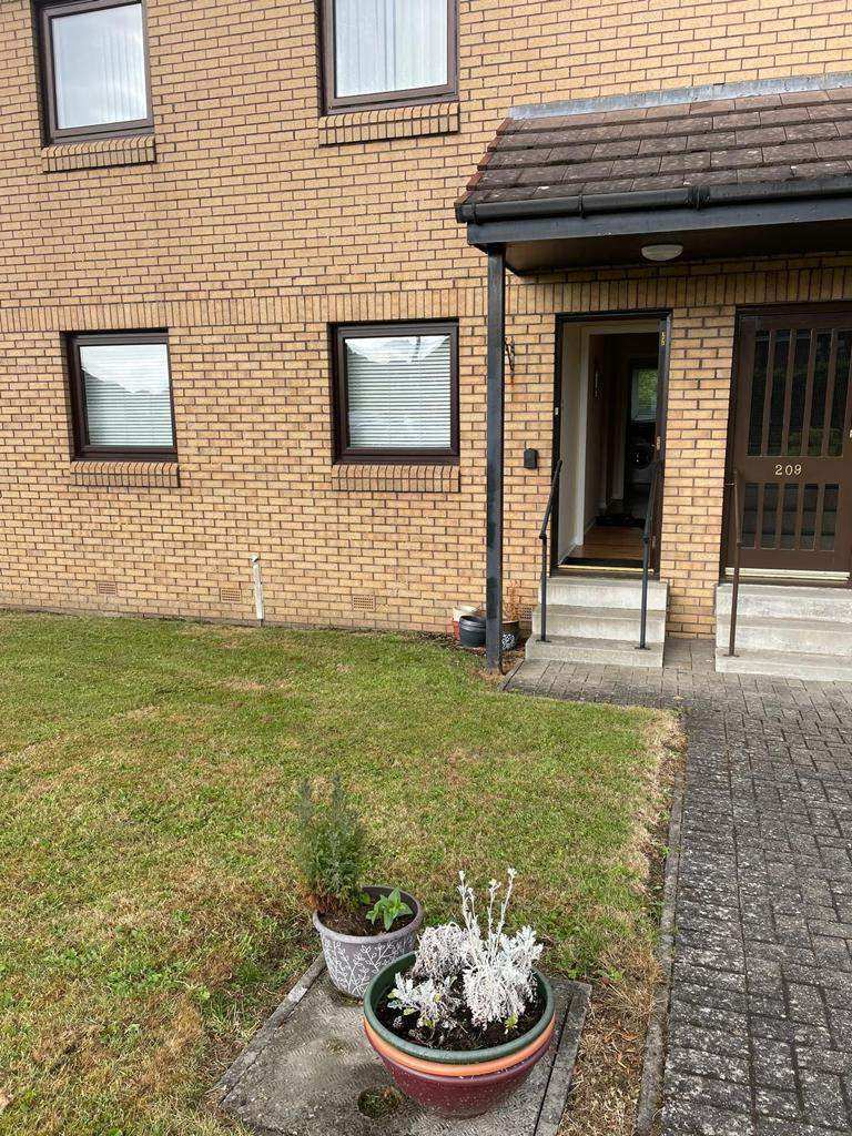 Burnside 2bedroom flat to rent