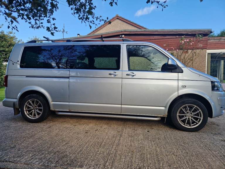 VW T30 Transporter - 9 Seater Family van