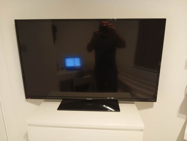 Very good condition 50" TV 