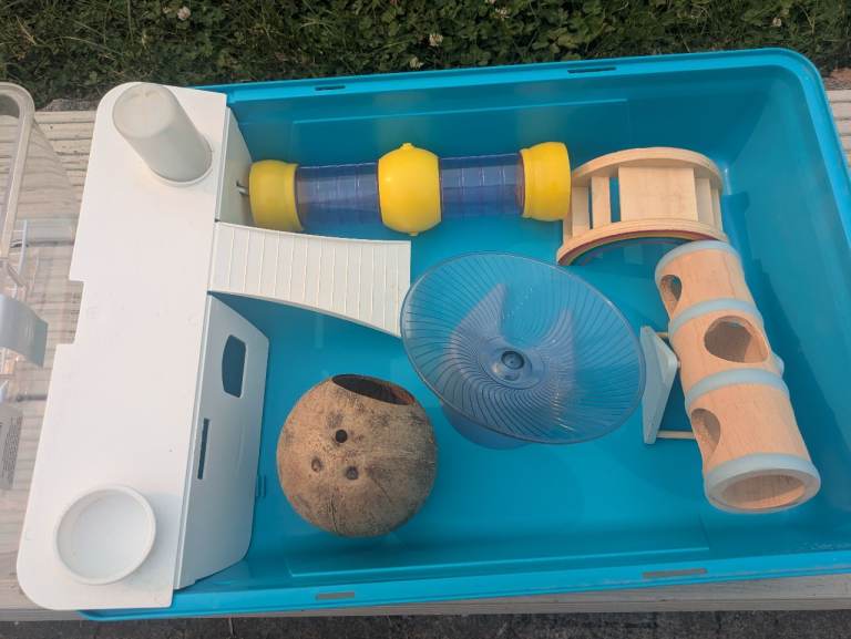 Hamster cage and accessories 