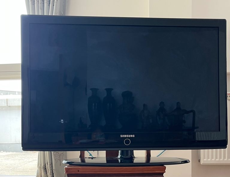 Samsung LE40M86BD LCD TV 40-inch – Good Condition