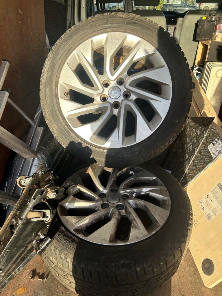 Landrover 5 alloys and tyres x4 