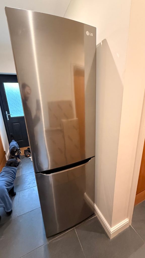 USED. LG GBB539PZC WS. 190cm High 60/40 Frost Free Shiny Steel Fridge Freezer