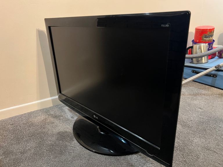 LG HDTV 37”