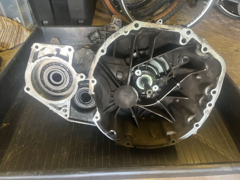 Nissan Xtrail T31 (2007-13) Gearbox and transfer box 