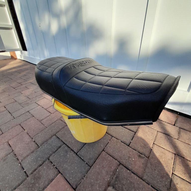 Triumph T120 saddle
