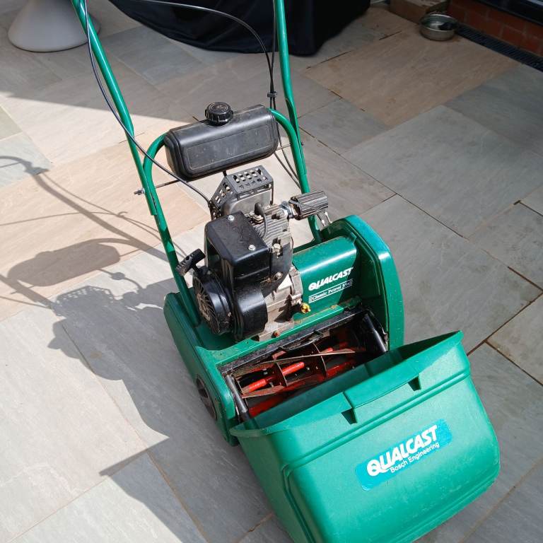 Qualcast Classic 35s Lawnmower