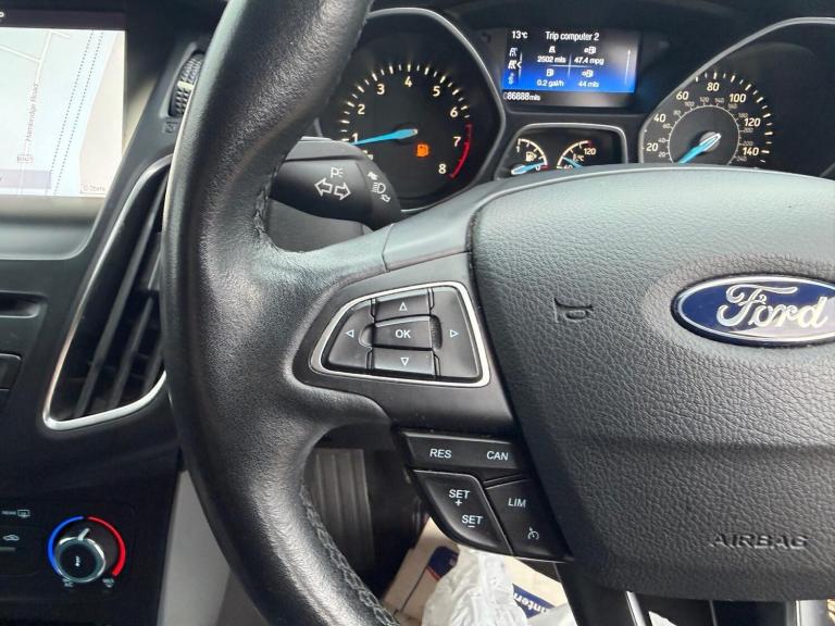 2017 Ford Focus 1.0 EcoBoost 125 Zetec Edition 5dr HATCHBACK PETROL Manual