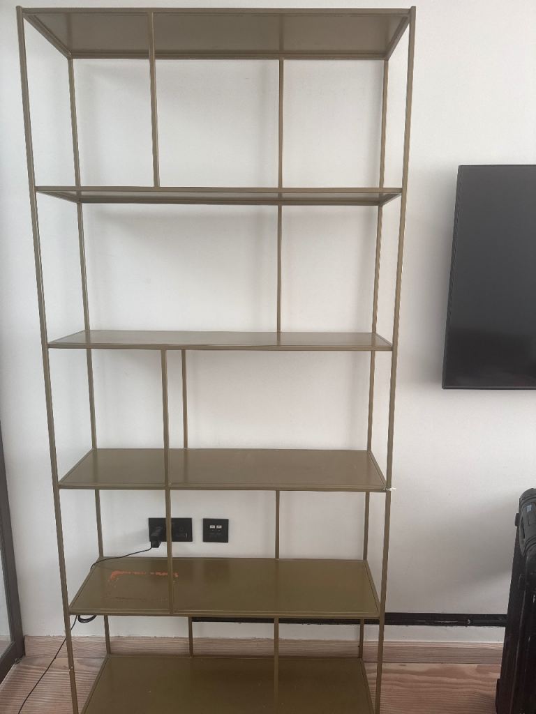 Metal Bookshelf with 5 Shelves – Good Condition