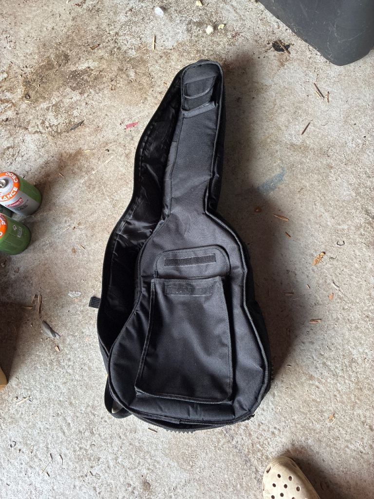 Black Fabric Guitar Case – Good Condition