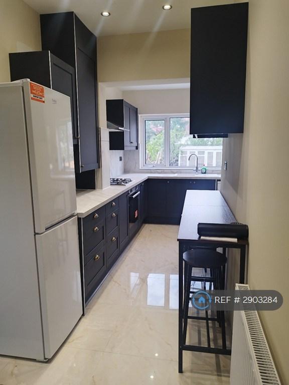 4 bedroom house in Montcalm Road, London, SE7 (4 bed) (#2903284)
