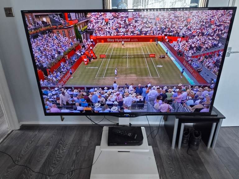 Sharp 60" Tv