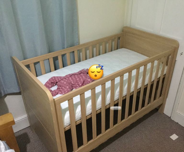 Mamas and Papas Rialto cotbed with mattress.