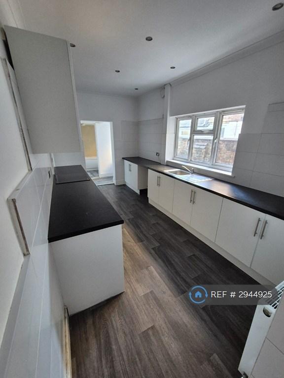 3 bedroom house in Sidney St, Cleethorpes, DN35 (3 bed) (#2944925)
