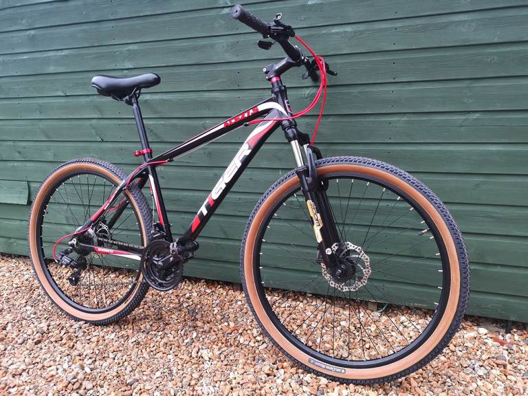Tiger Ace 27.5 Mountain Bike Large | Shimano Gears | Disc Brakes | Almost New | £150