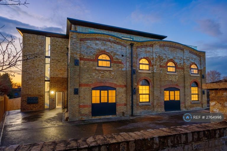 1 bedroom flat in Pluckley Road, Charing, Ashford, TN27 (1 bed) (#2764998)