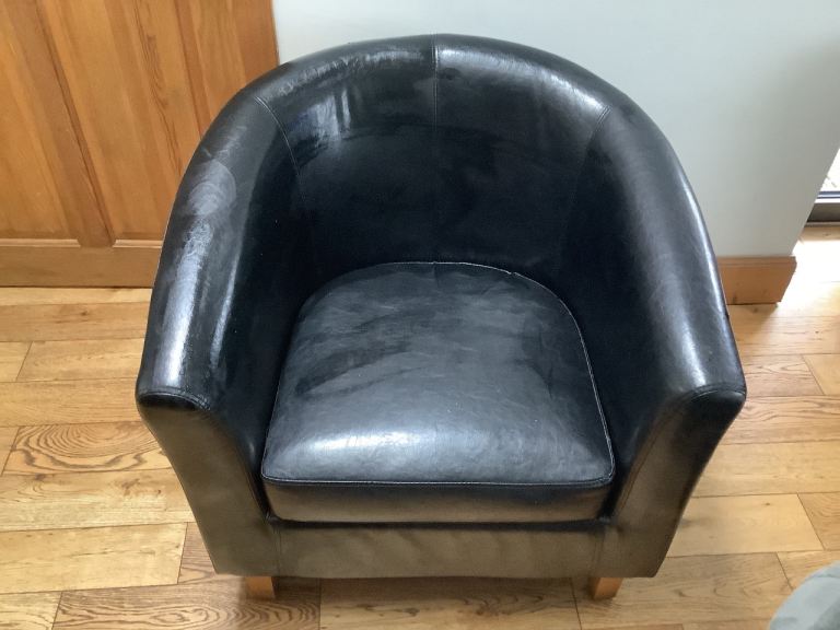 Black/dark brown bucket chair