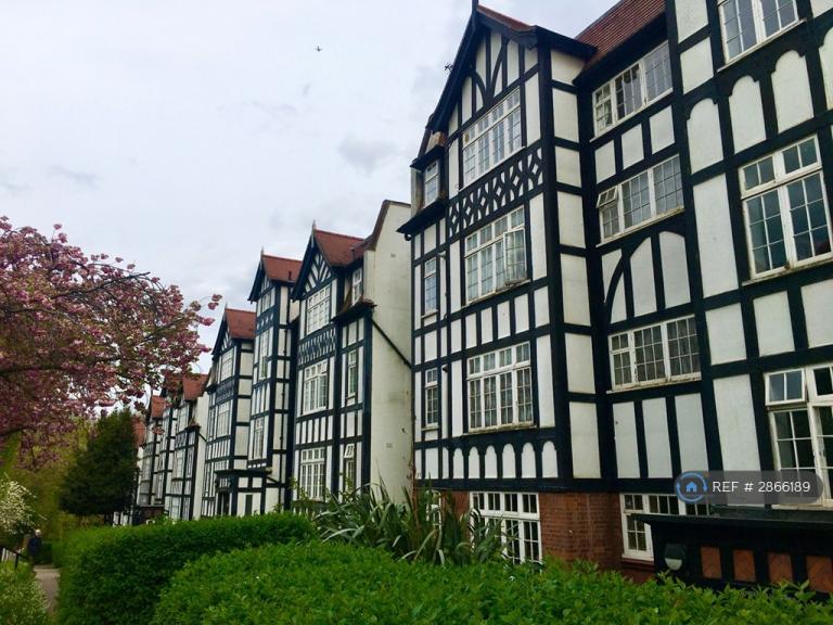 1 bedroom flat in Makepeace Avenue, London, N6 (1 bed) (#2866189)