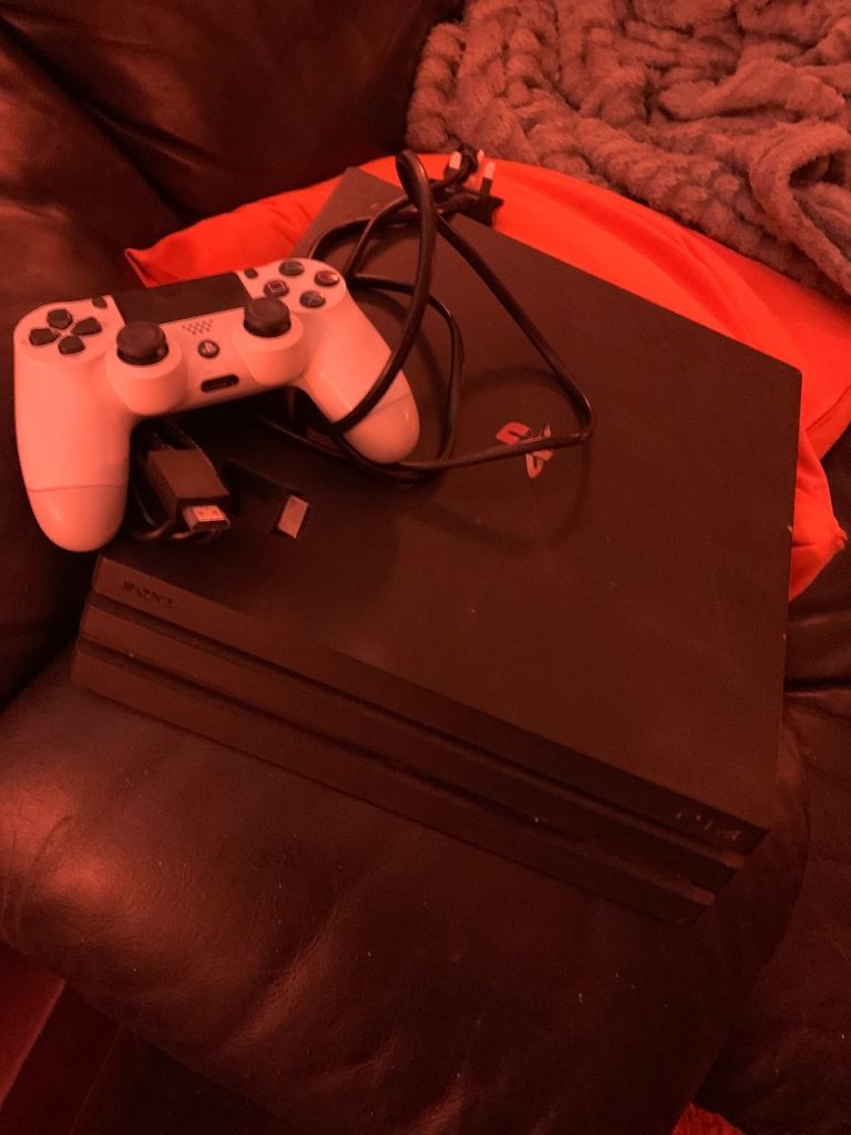 PS4 Pro 1tb disc edition 