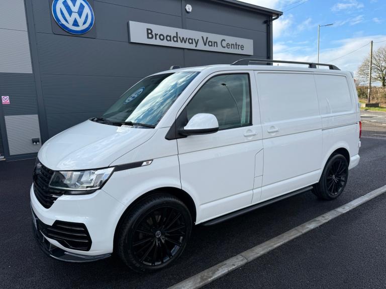 2021 VOLKSWAGEN TRANSPORTER T6.1 TDI 150 6 SPEED STARTLINE SWB IN CANDY WHITE -