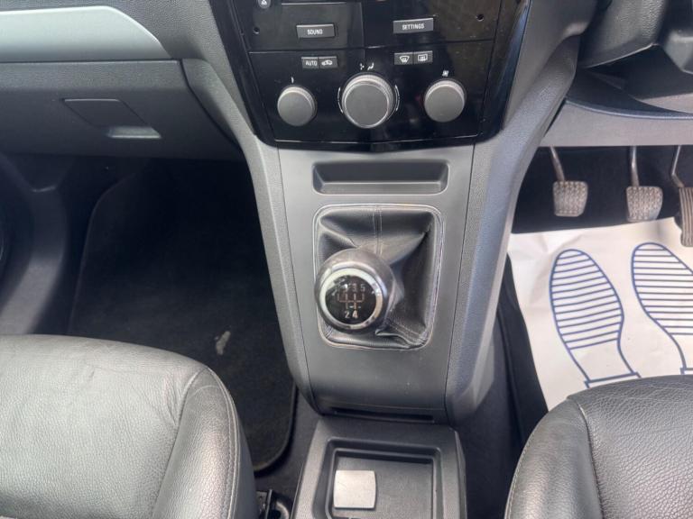 2009 Vauxhall Zafira 1.8i Elite 5dr MPV PETROL Manual