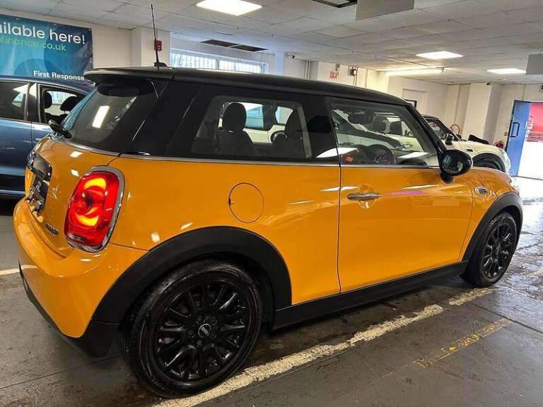 2017 MINI Hatch 1.5 Cooper Hatchback 3dr Petrol Manual Euro 6 (s/s) (136 ps) Hatchback Petrol Manual