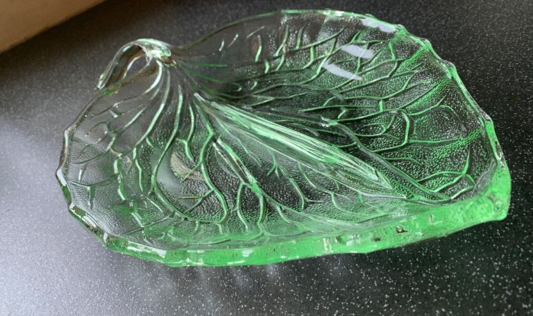 Lovely Green Glass Leaf Dish – Good Condition