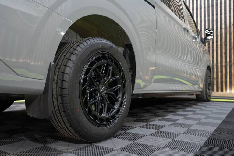  Ford Transit Custom 320 Limited L2 2.5L Auto Plug-in Hybrid Crew Cab HYBRID Automatic