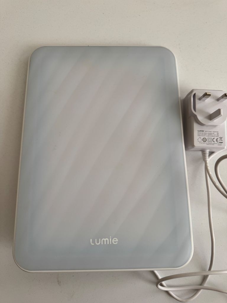 Lumie Vitamin L - Slim SAD Light Therapy Lamp