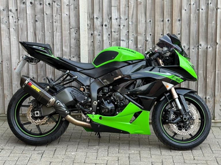 KAWASAKI NINJA ZX6R 2009 (09) SUPER SPORT + AKRAPOVIC 