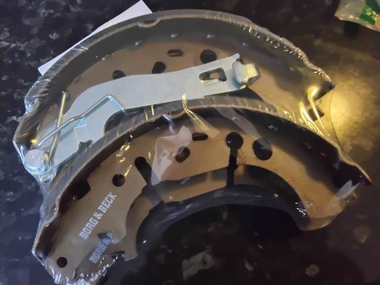 Vauxhall Corsa.D.  Borg and Beck . rear brake shoes 06> 